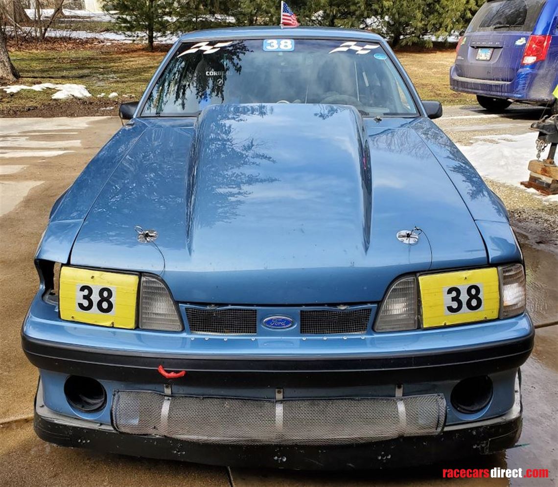 1990-ford-mustang-road-race-car