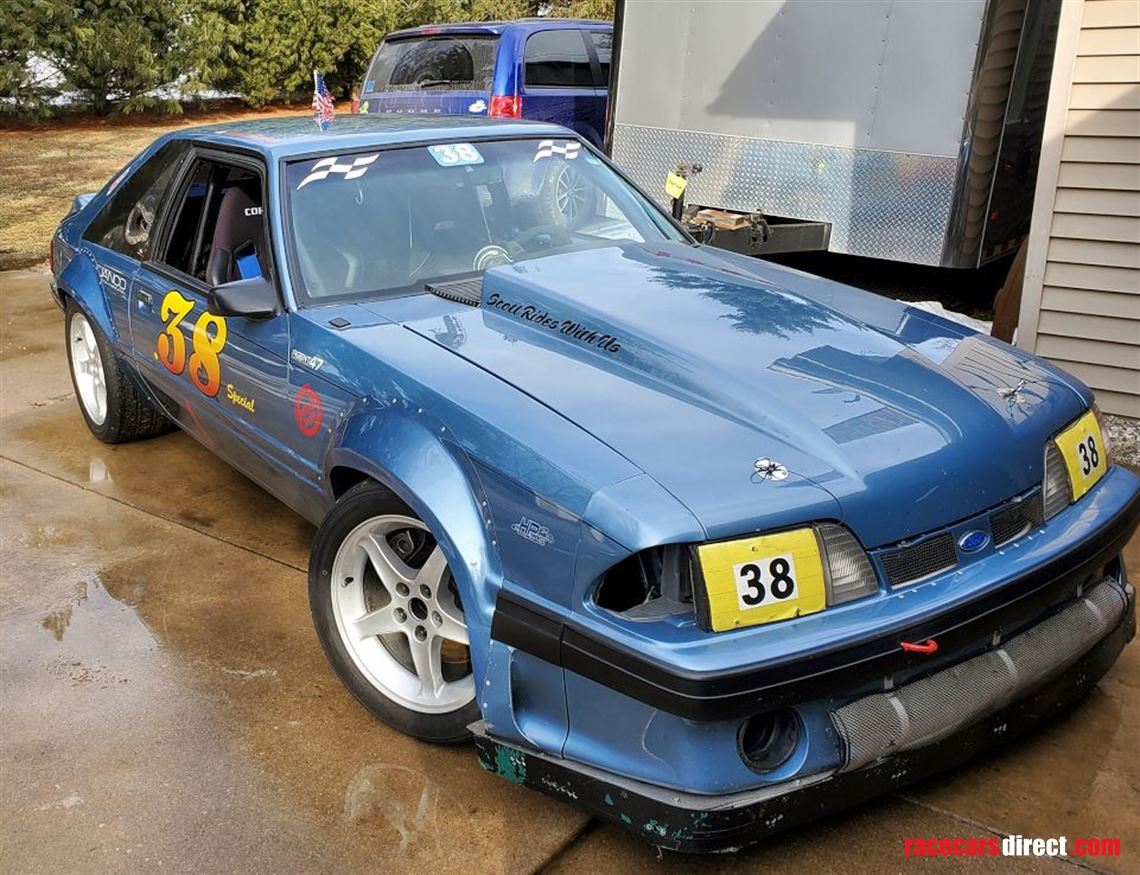 1990-ford-mustang-road-race-car