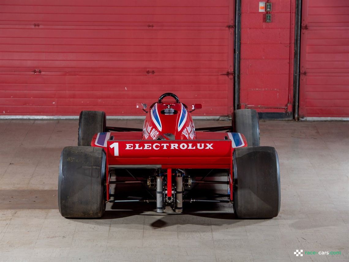 1985-lola-cosworth-t900hu01