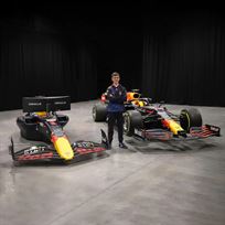 official-2022-red-bull-racing-rb18-f1-simulat