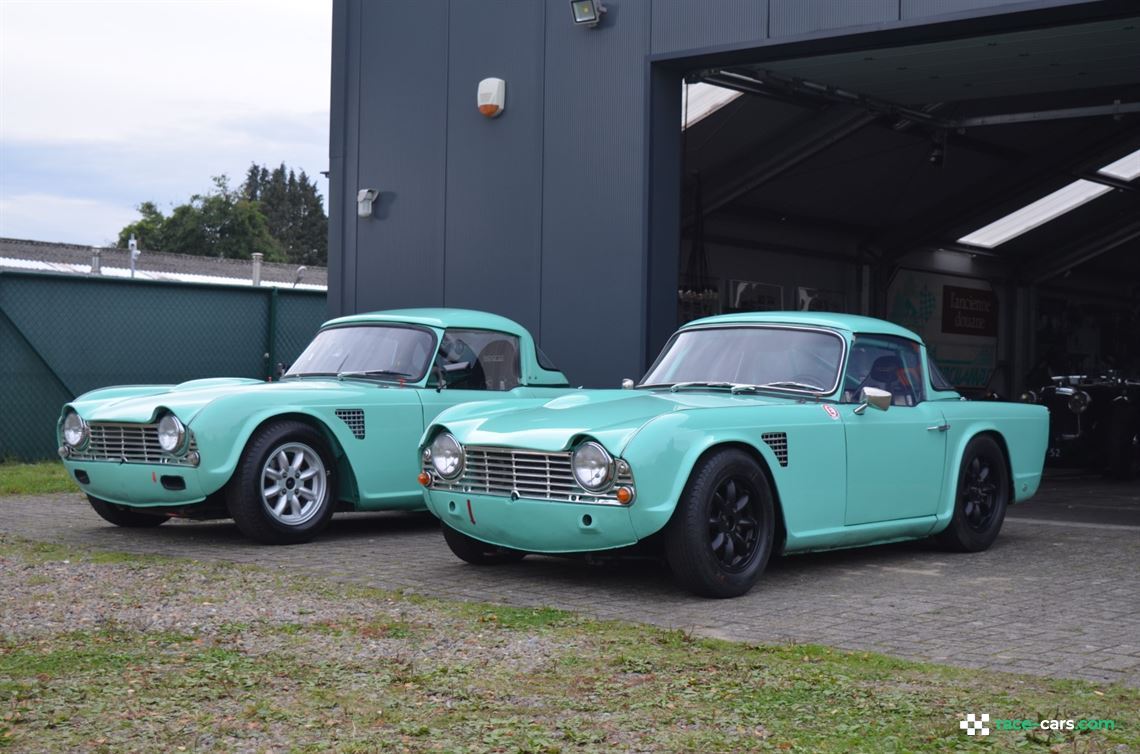 a-pair-of-matching-tr4s