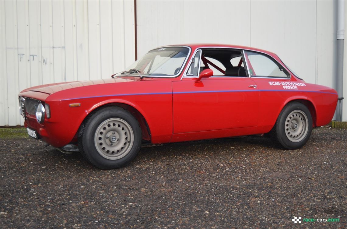 1967-alfa-romeo-gt-junior-in-gta-looks-with-2