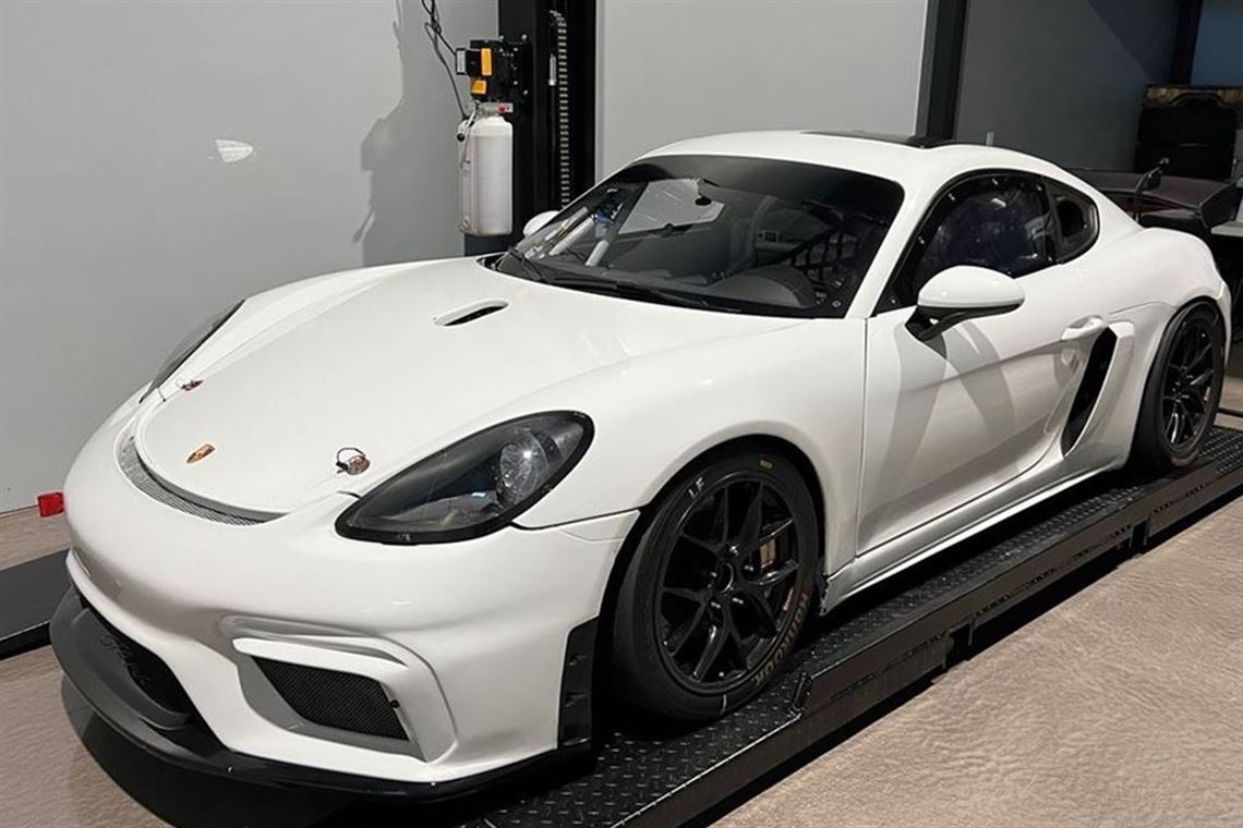 2019-718-cayman-gt4-clubsport-mr