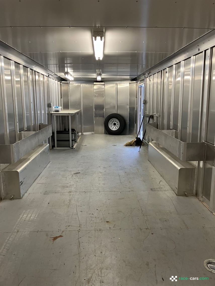 enclosed-aluminum-race-trailer